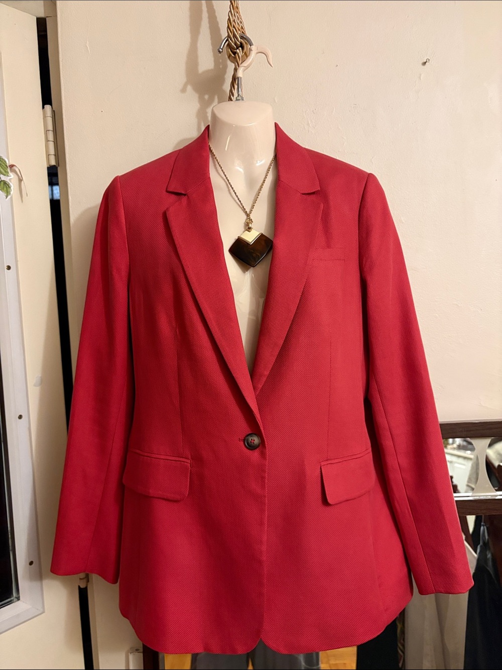 RW&CO. Red Single-Button Women's BlazerTENCEL. LYOCELL